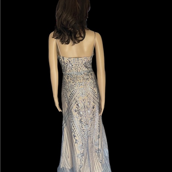 Royal Queen collection embellished gown dress size 12-14 - Picture 4 of 12